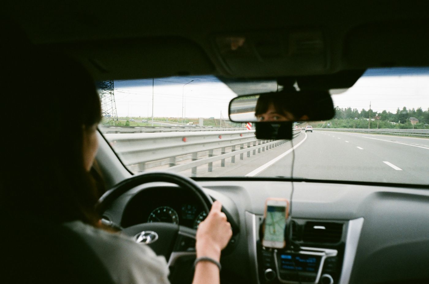 Rijden en vooruitkijken op de snelweg